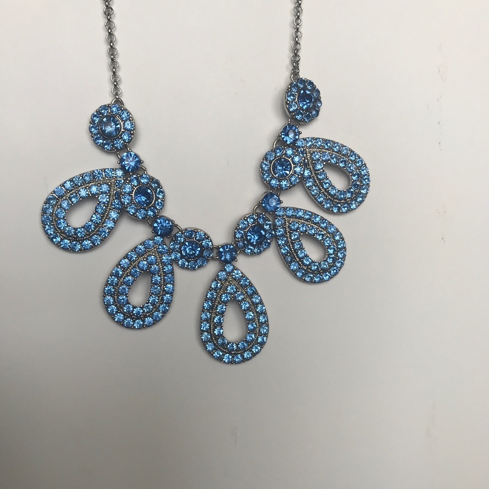 NWT✴️Monet Rhinestone Tear Drop Necklace. Sky Blue.